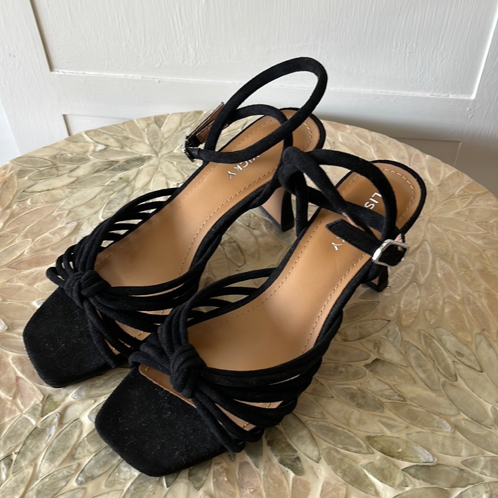 Lisa Vicky Suede Heels